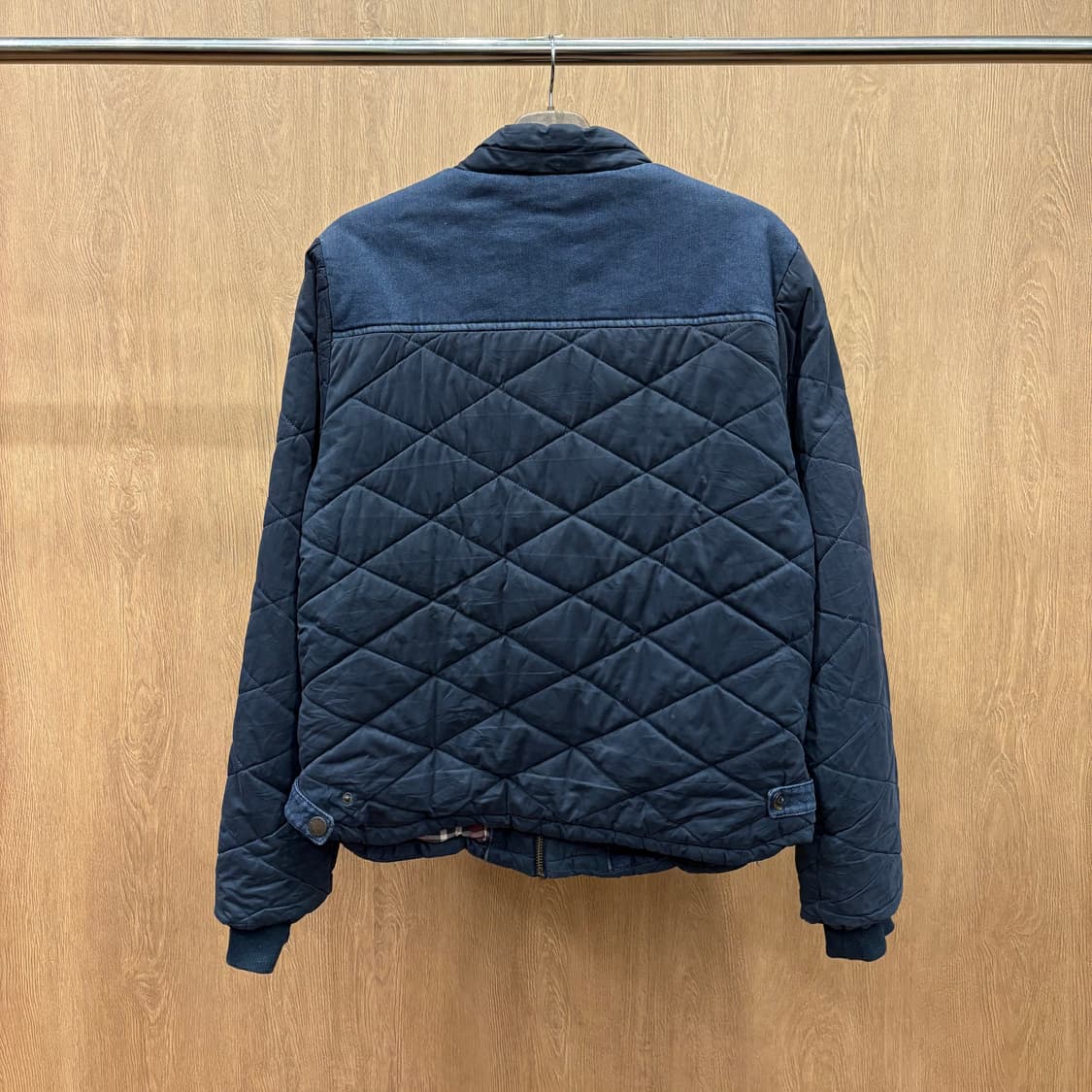 디젤 블루종 자켓 퀄팅 패턴 소매 니트 시보리 로고 패치 디테일 네이비 상품이미지3