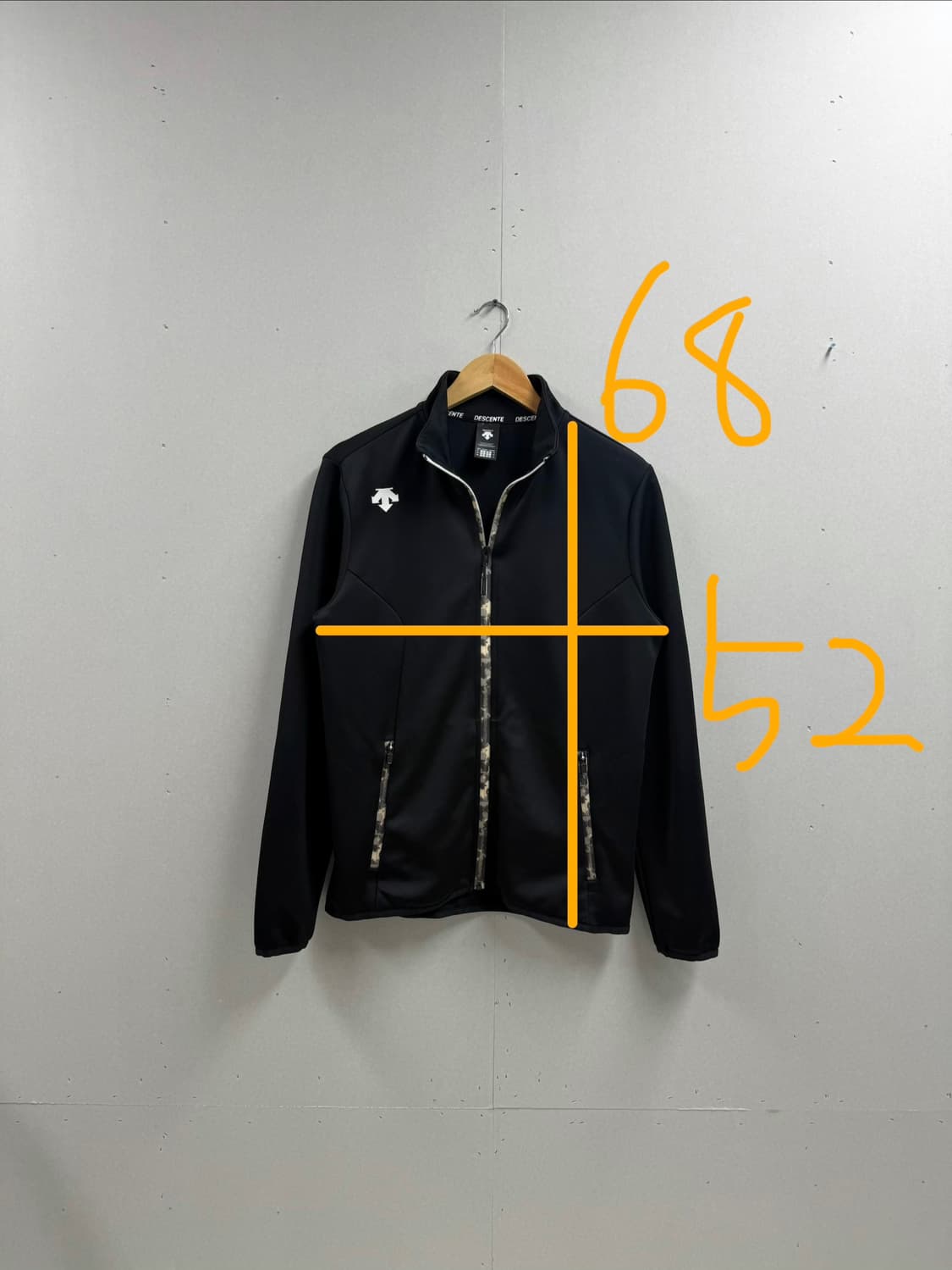 남성 95 / 데상트 카모라인 져지 집업 블랙 상품이미지2