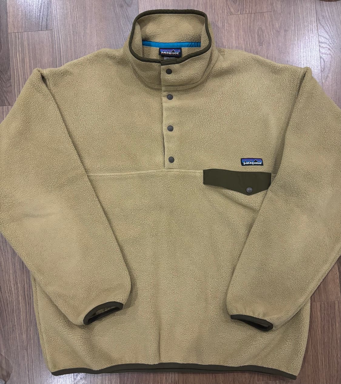 파타고니아 헤비웨이트 신칠라 베이지(탄) L사이즈 판매합니다. 상품이미지1