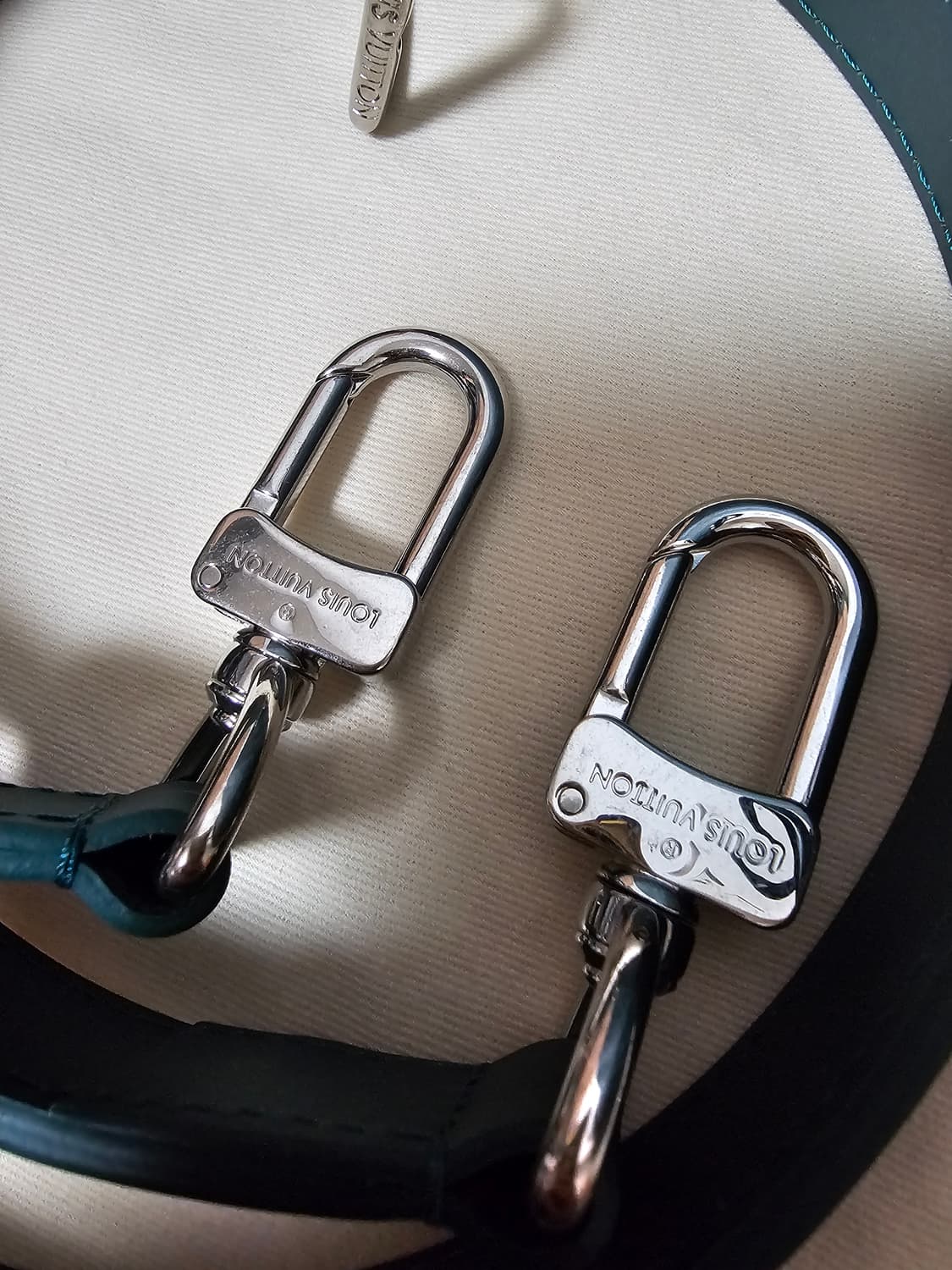 루이비통 타일러 x 퍼렐 한정판 개발바닥 키폴50 (새상품) 상품이미지10