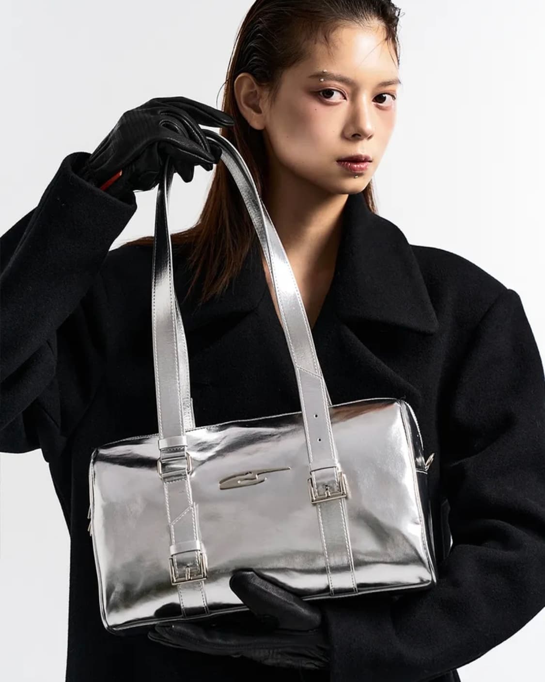 [새상품] LEEY 벨트 토트 백 실버 (현 YEEL) 상품이미지2