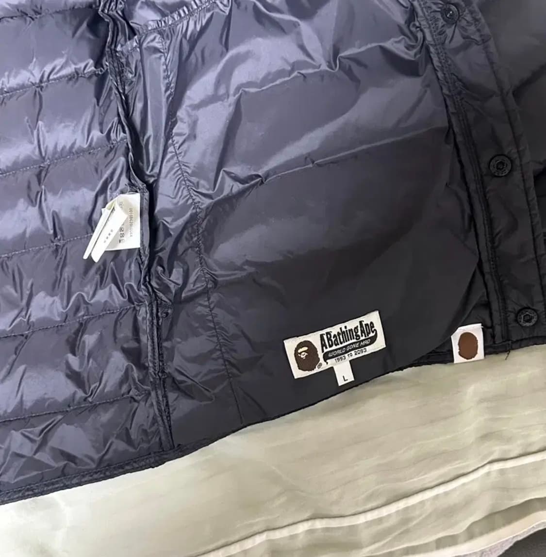 베이프 경량패딩 L 상품이미지2