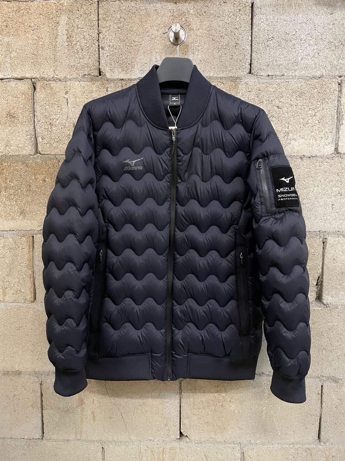 미즈노 웨이브 퀼팅 경량 패딩 상품이미지1