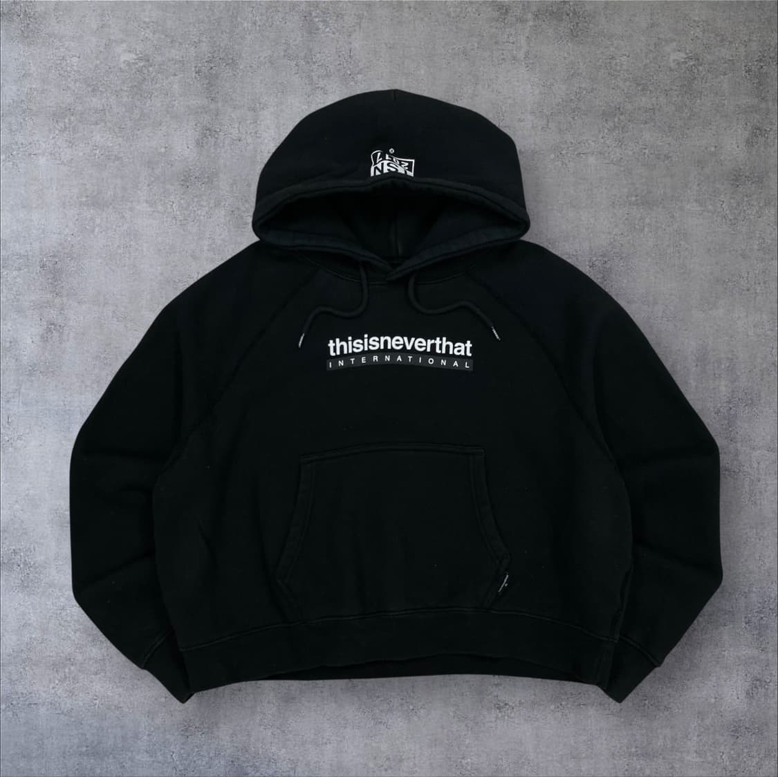 디스이즈네버댓 스펠아웃 로고 블랙 후드티 상품이미지1