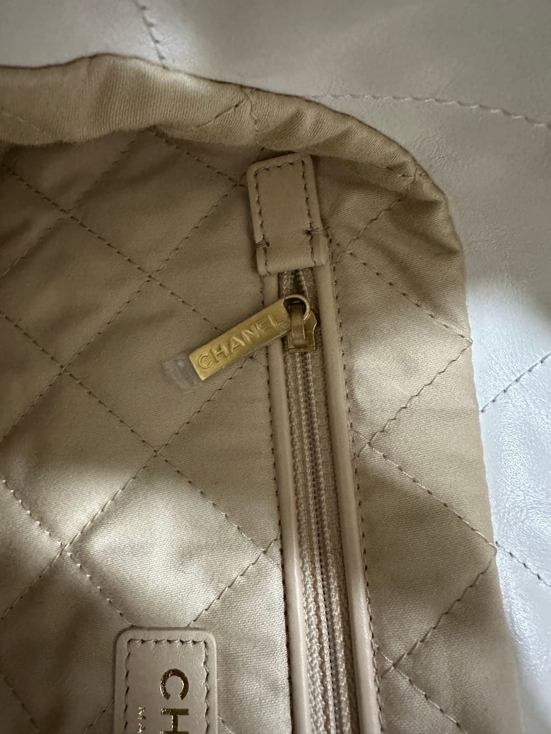 샤넬 AS4486 화이트 상품이미지7