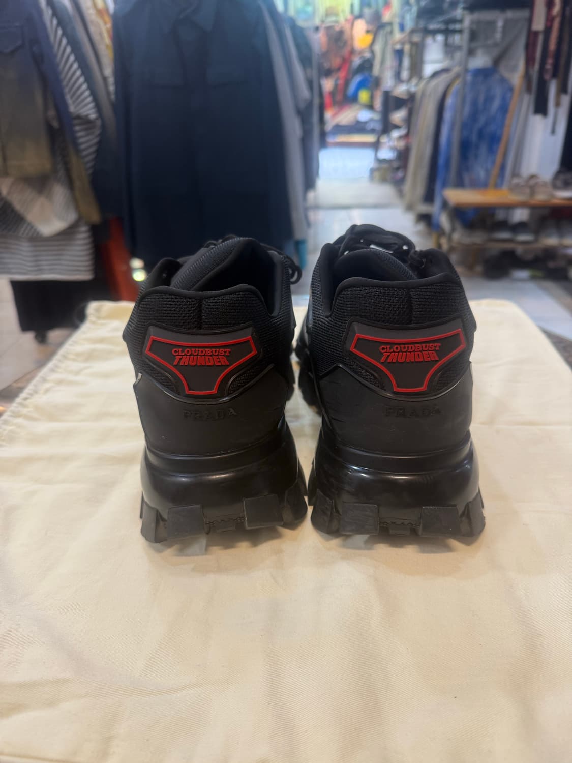 8/270 정품 프라다 클라우드 버스터 썬더 스니커즈 팝니다 상품이미지3