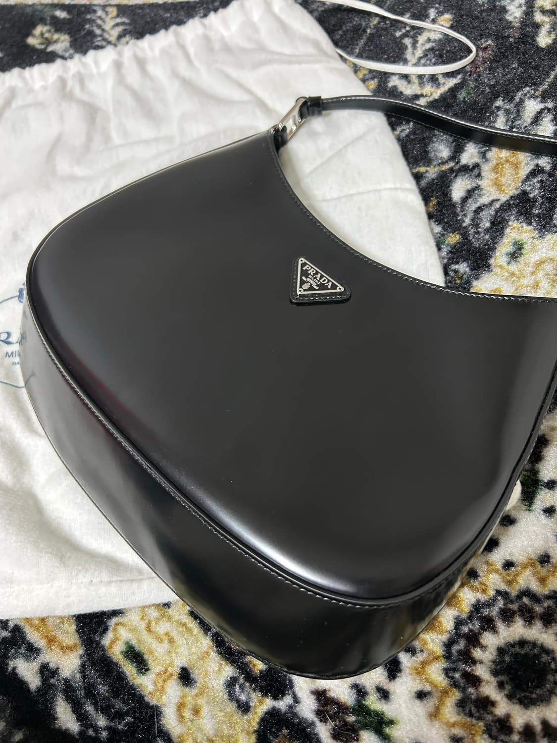 프라다 클레오 브러시드 숄더백 상품이미지3