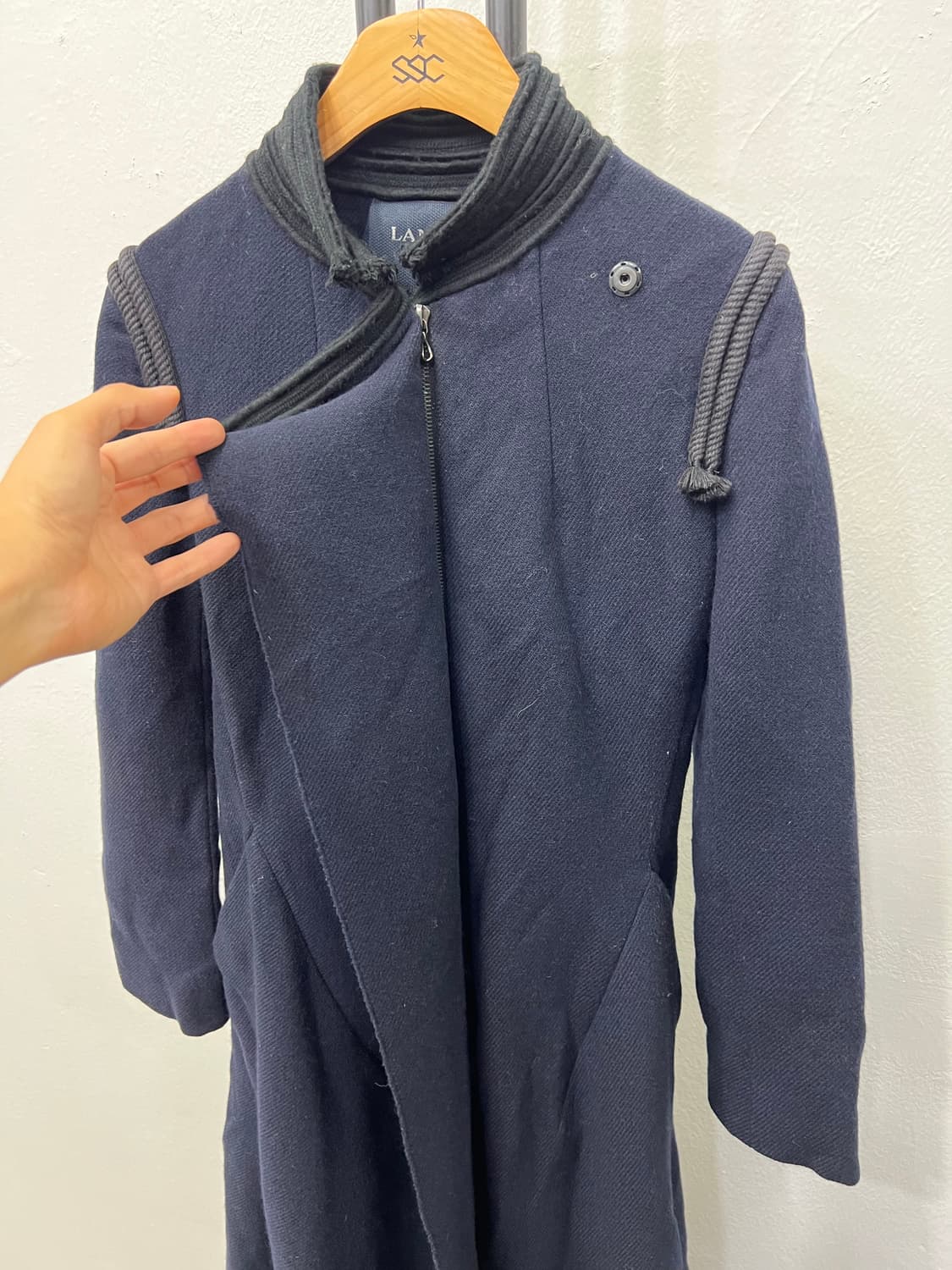 정품) LANVIN 랑방 넥 라인 로프 장식 코트 76 상품이미지4