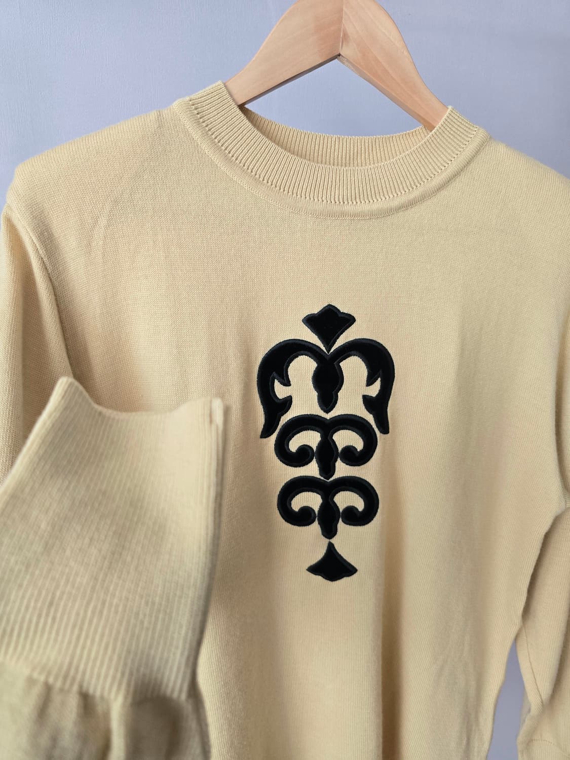 옐로 벨벳 패턴 니트 · 울100% 상품이미지3