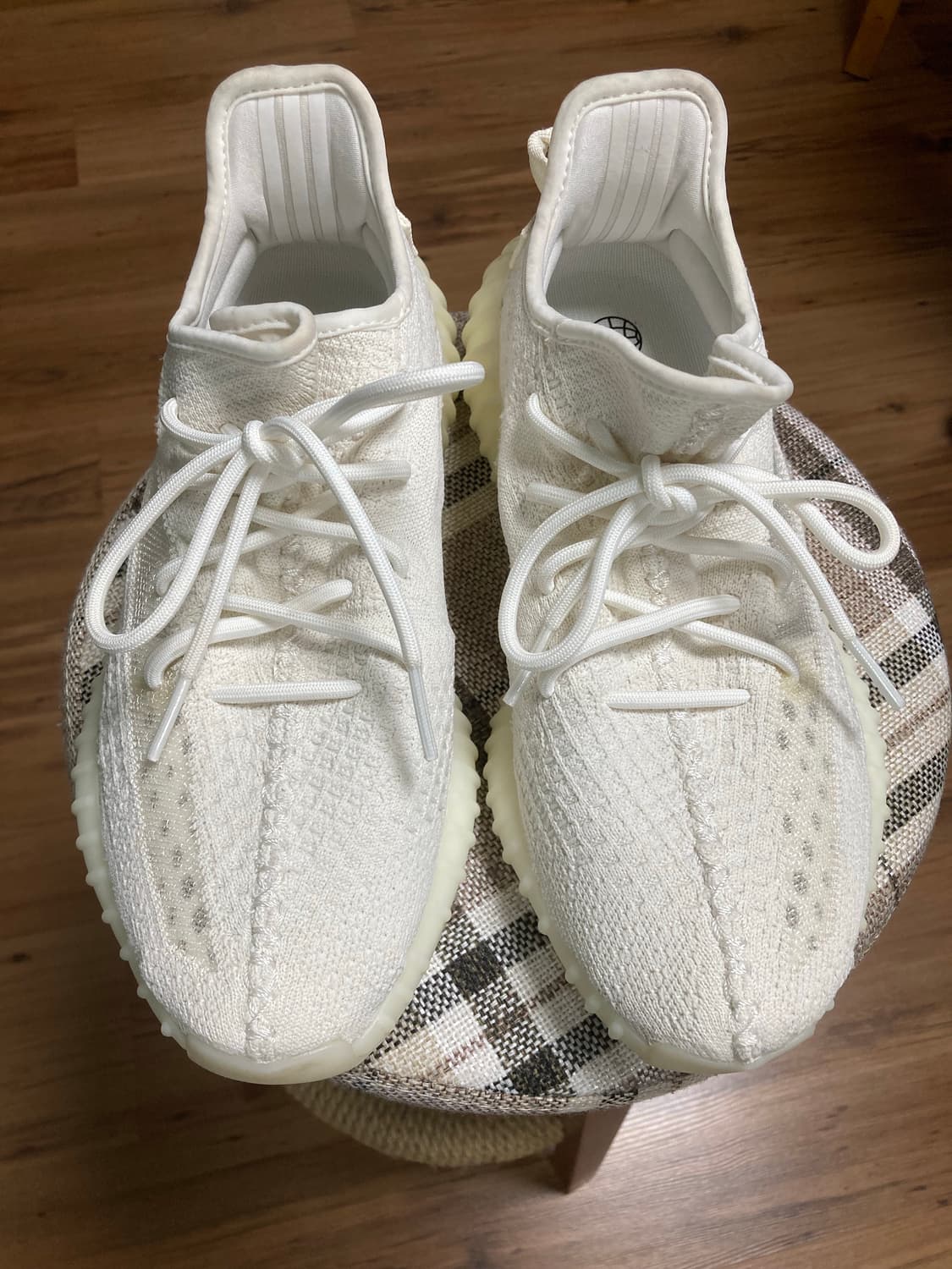 아디다스 이지부스트 350V2 크림화이트 상품이미지2