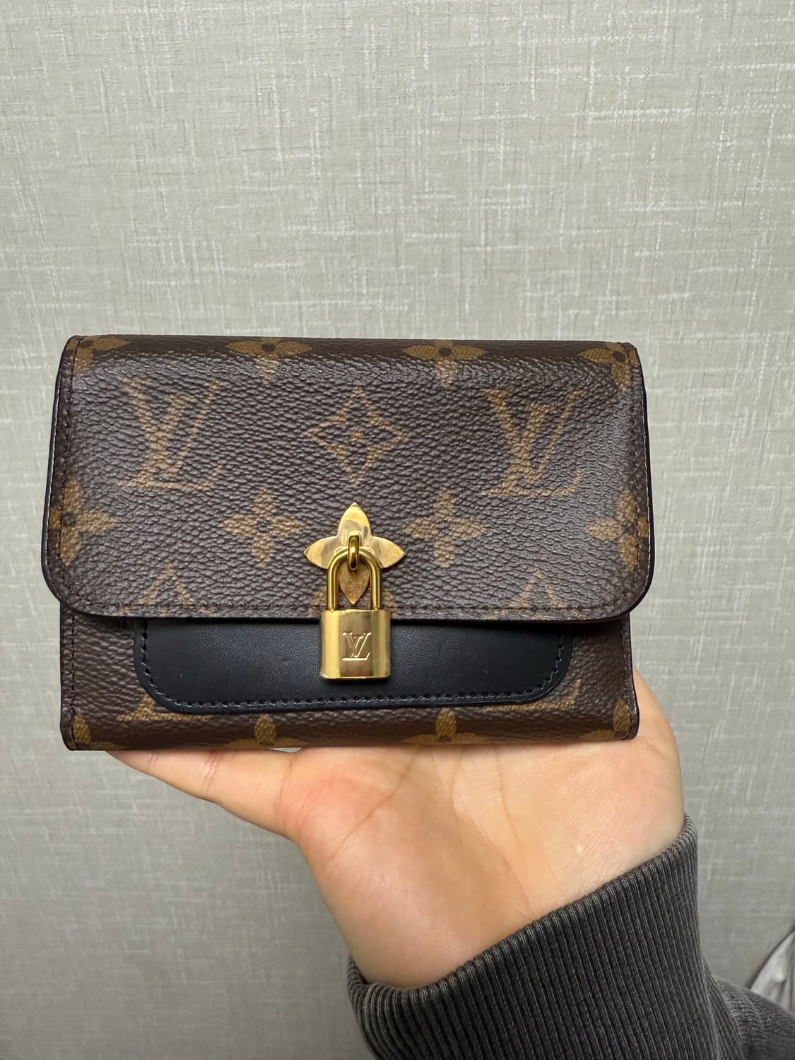 루이비통 플라워 컴팩트 월릿 상품이미지3