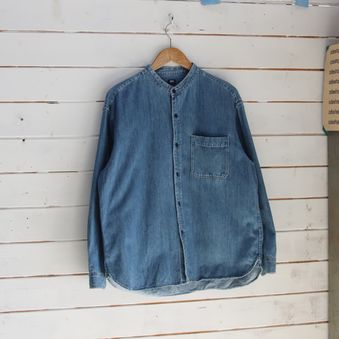 (착용컷) 유니클로 헨리넥 데님 셔츠 (남성용 100) 상품이미지1