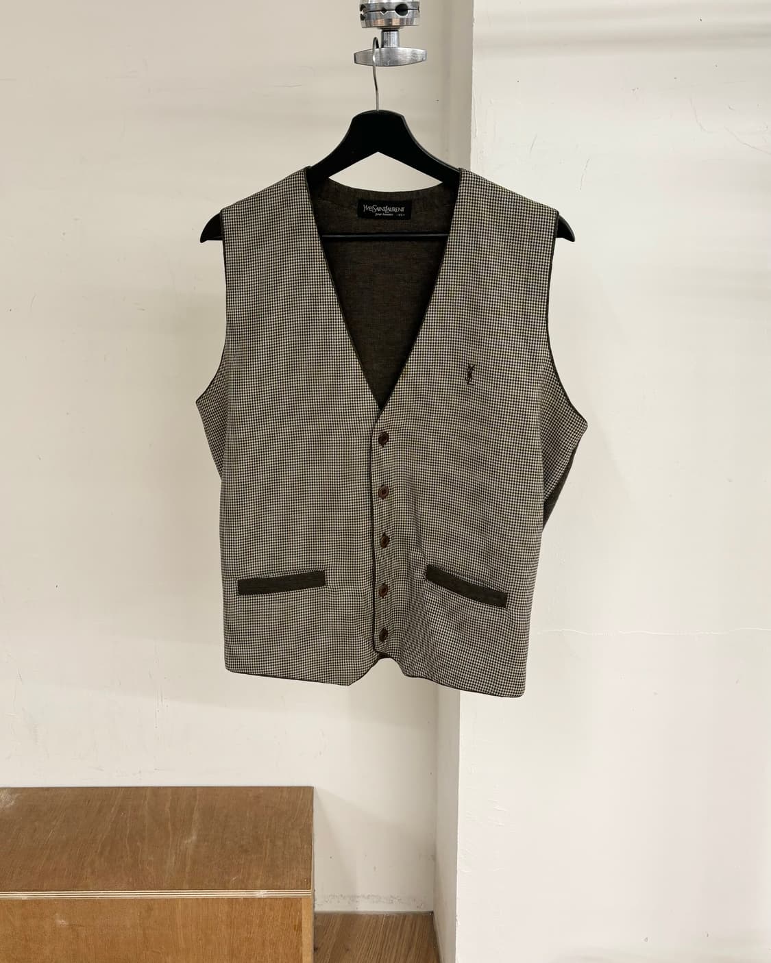 입생로랑 브라운 울 하운드투스 체크 베스트 상품이미지1