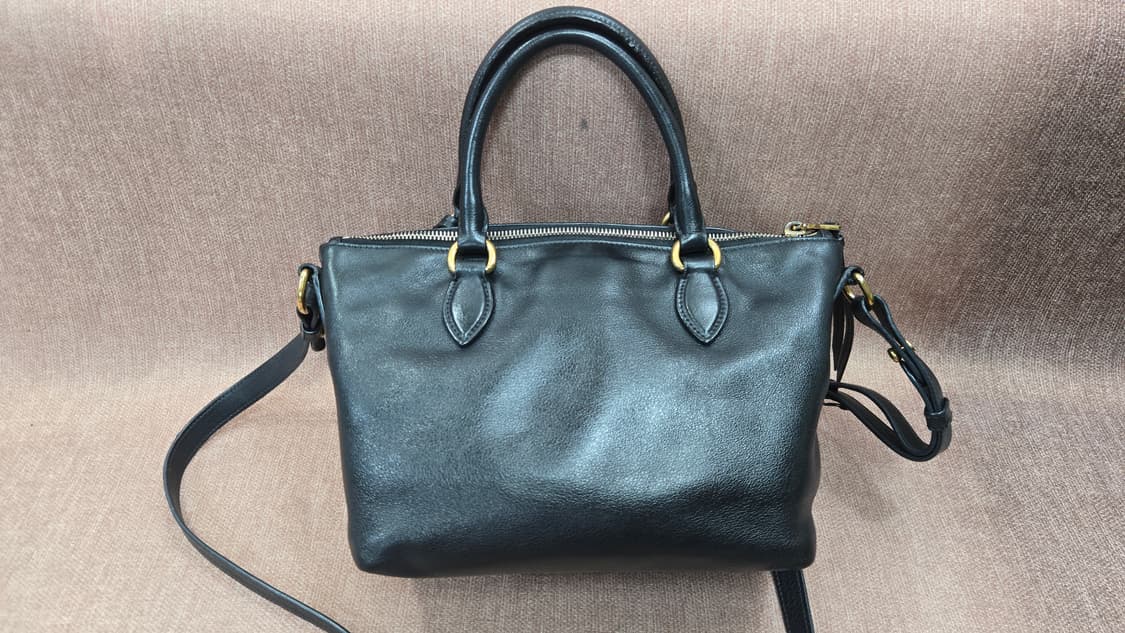 프라다 정품 카프 블랙 레더 토트백 겸 숄더백 상품이미지2