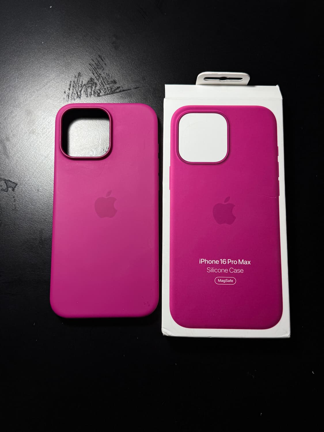 아이폰 16 Pro Max 정품 실리콘 케이스 후크시아 상품이미지1