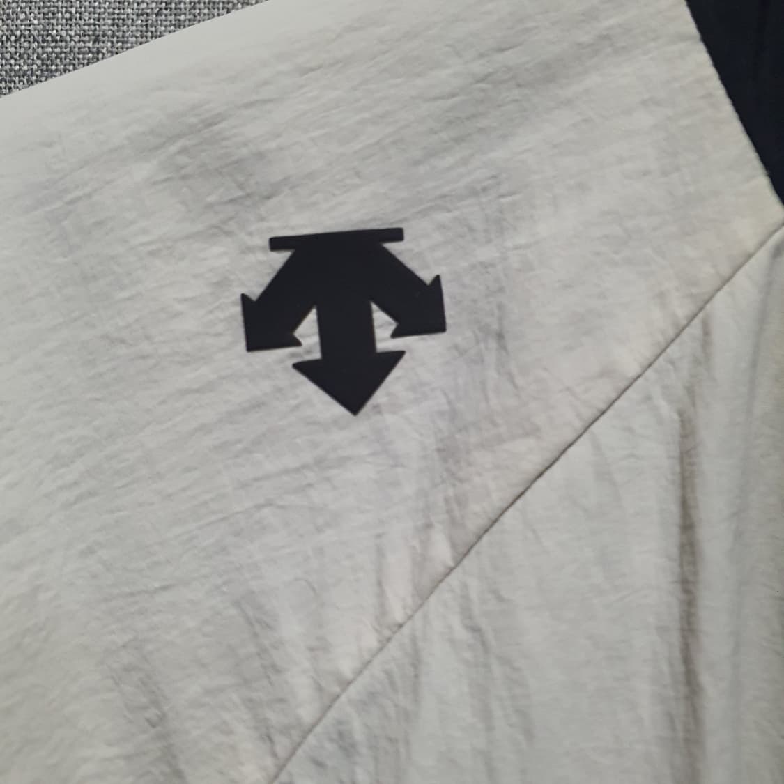 데상트 남성 컬러블록 우븐 바람막이  상품이미지3