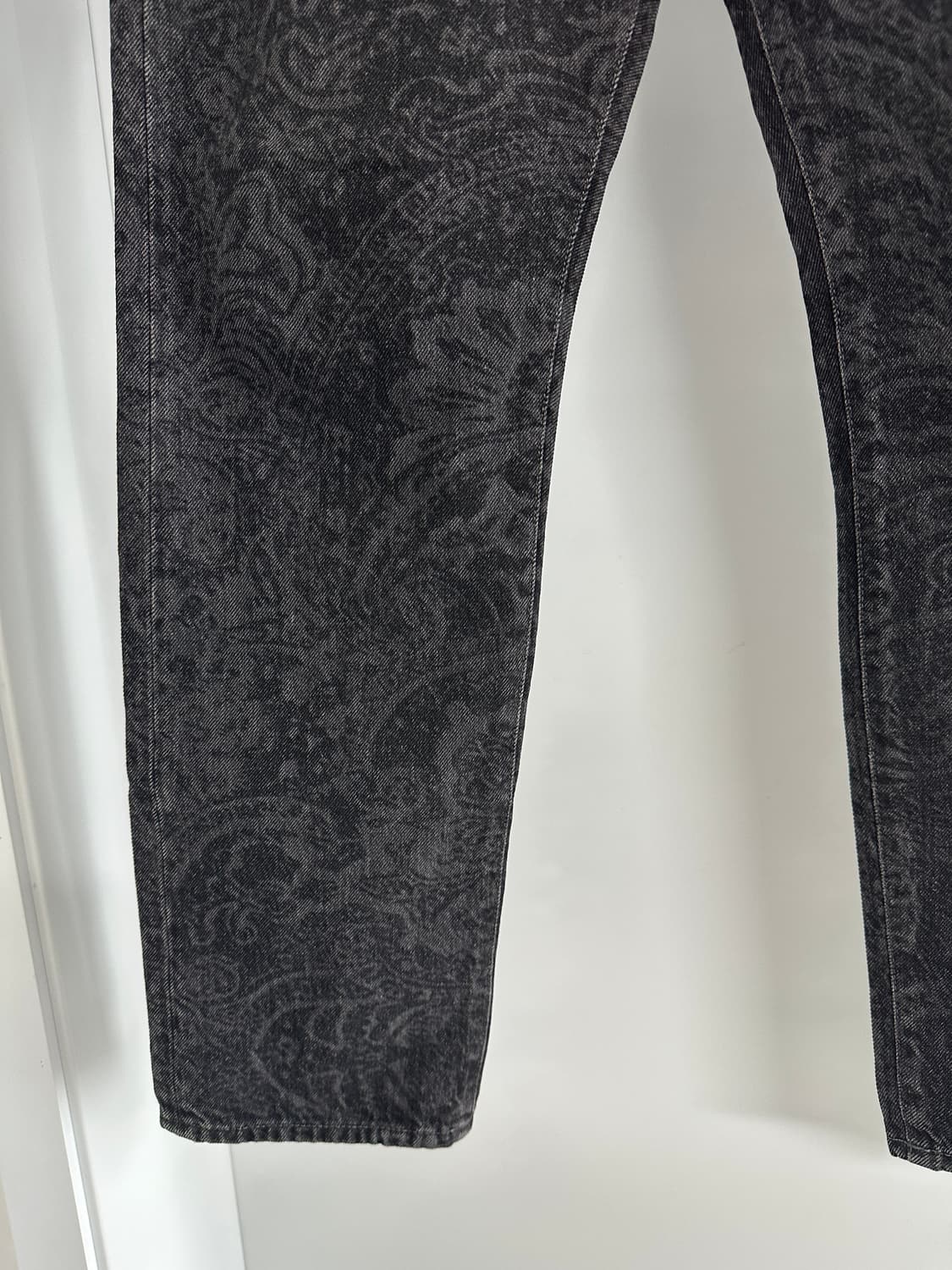 아크네스튜디오 페이즐리 흑청 데님 31 상품이미지4