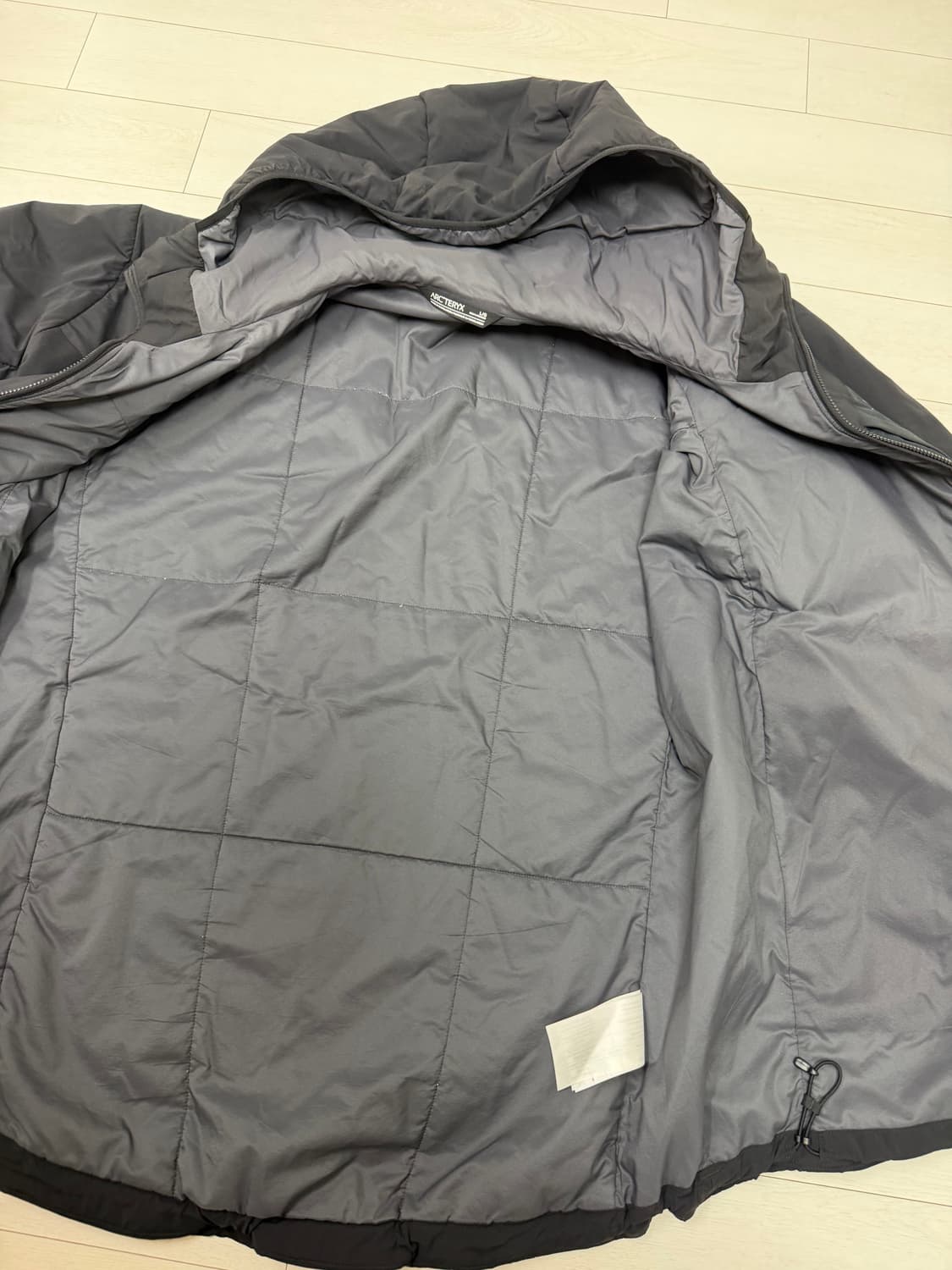 아크테릭스 프로톤 LT L 사이즈 블랙  상태 8.6/10  사진찍고 절 상품이미지6