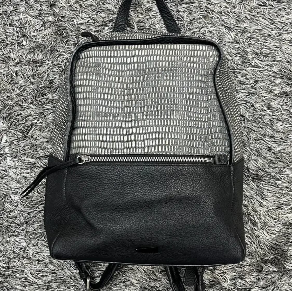 루즈앤라운지 백팩 상품이미지2