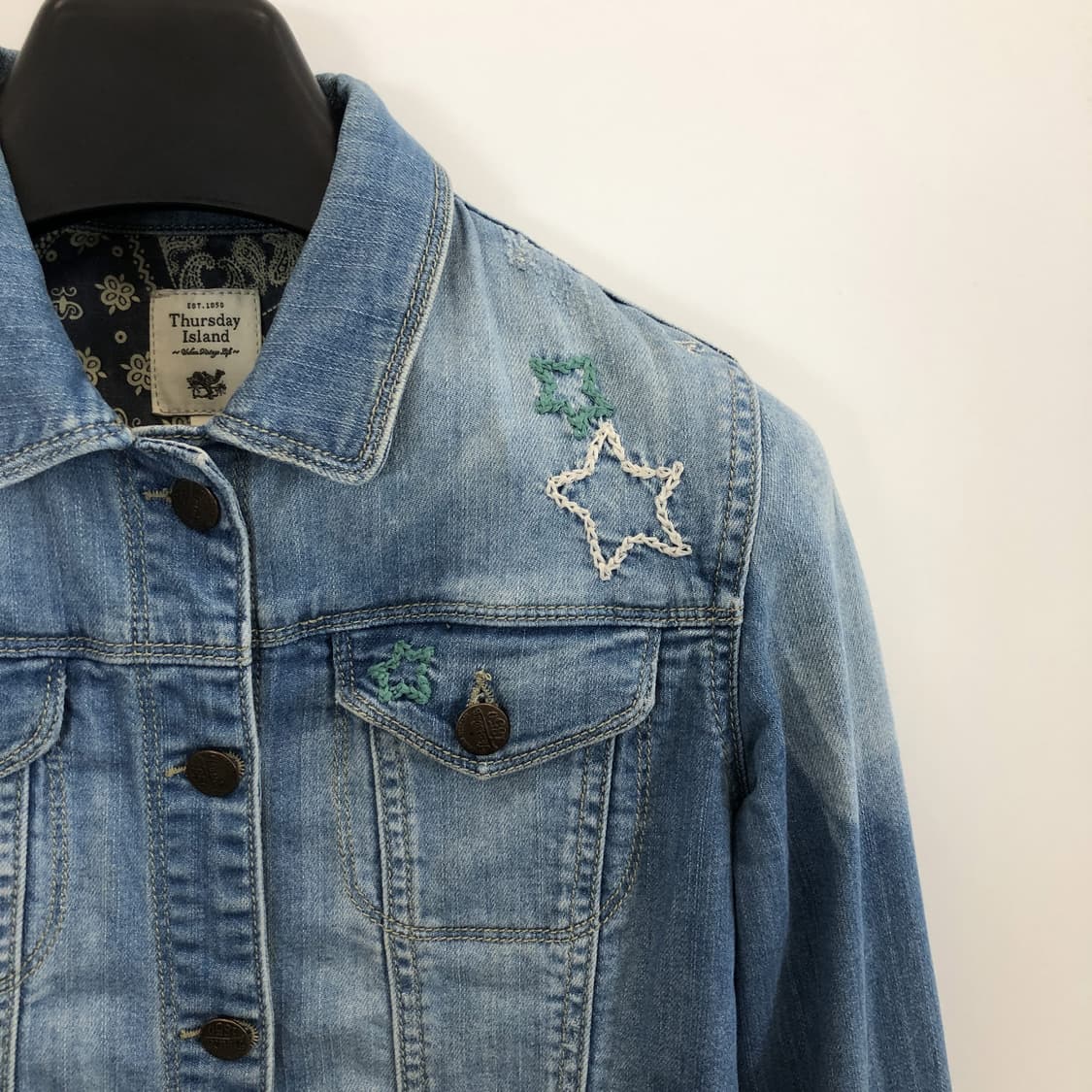 써스데이아일랜드 크롭 데님자켓 85 상품이미지2