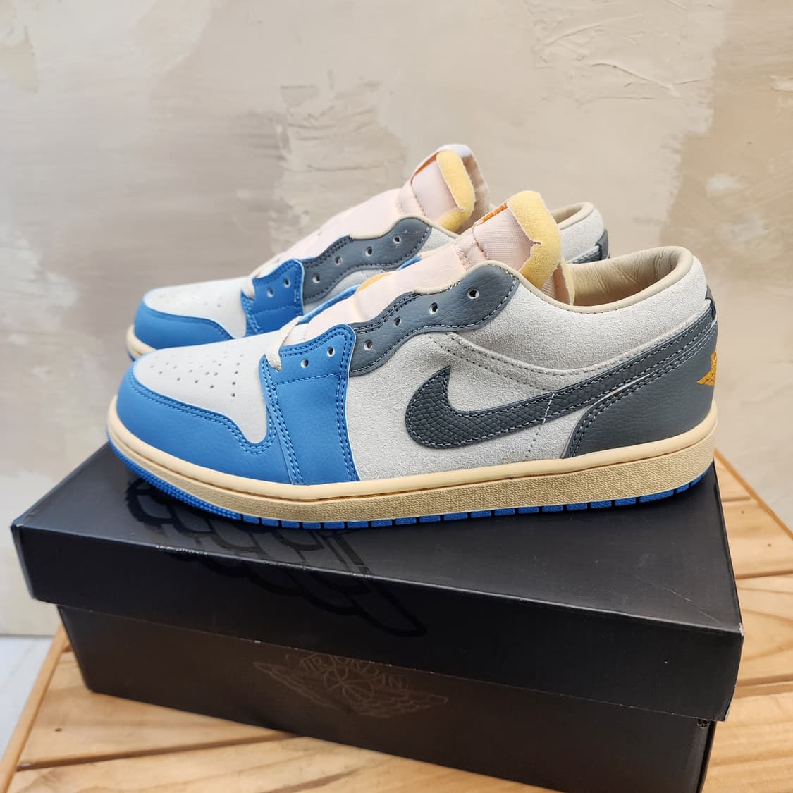 나이키 조던 1로우 SE 새상품 매장판 8.5 상품이미지2