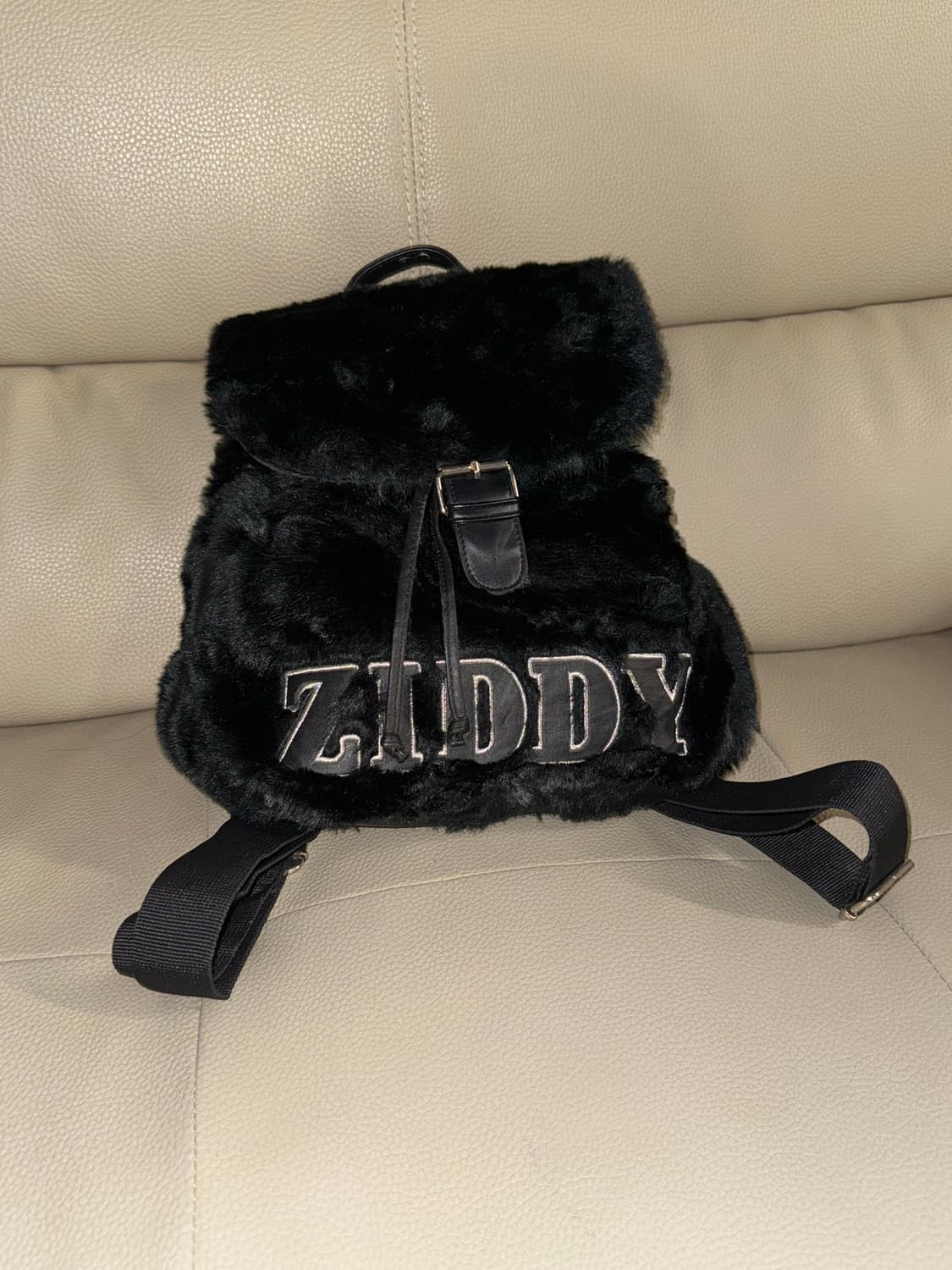 Ziddy lettering fur backpack 상품이미지1