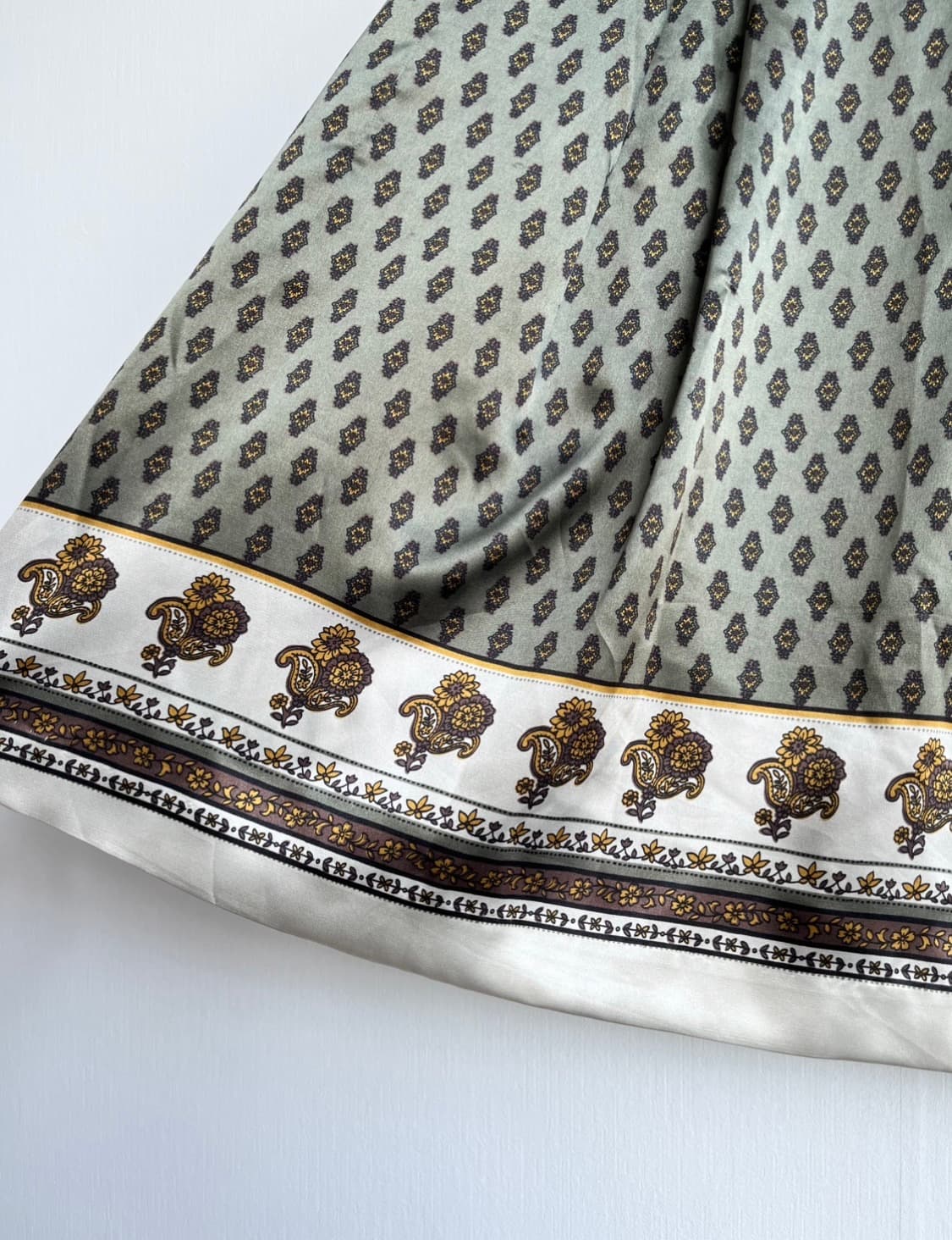 그린 에스닉 새틴 스커트 상품이미지3