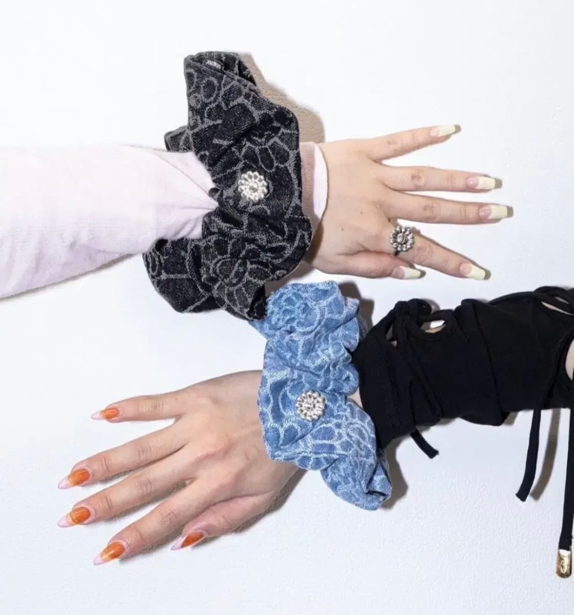 (새상품)카이카이키키 무라카미 데님 스크런치 블랙 일본 정품 미사용 상품이미지1