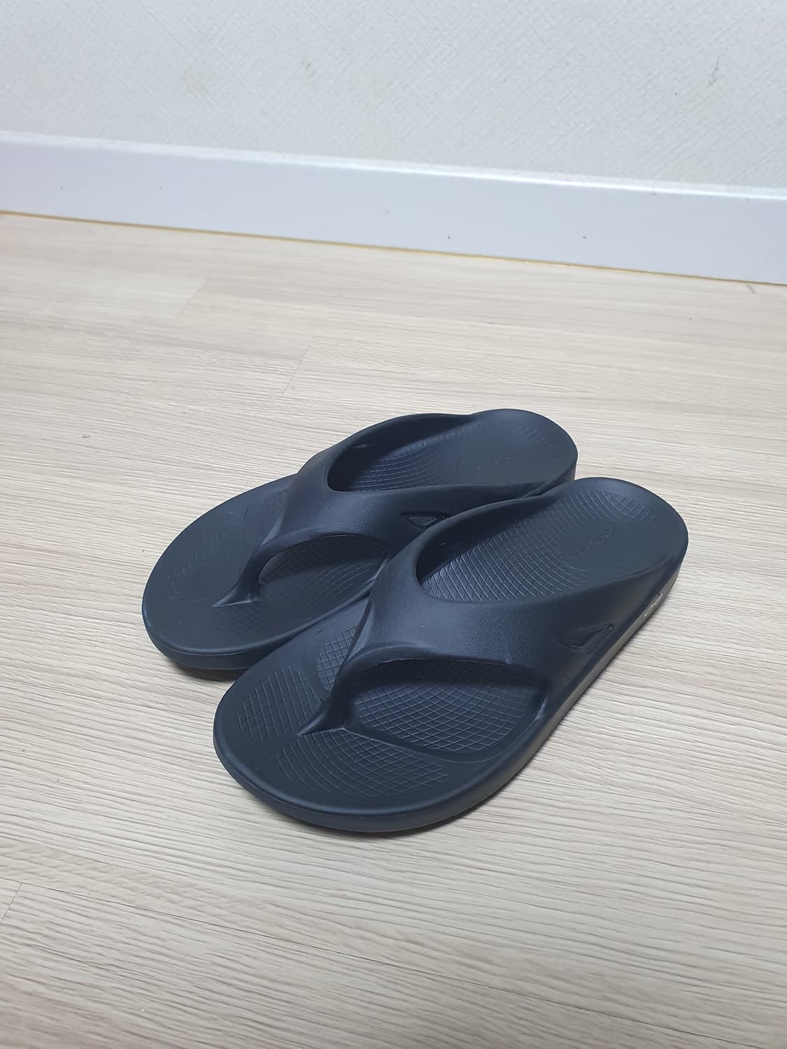 OOFOS 우포스 블랙 쪼리 270 상품이미지4