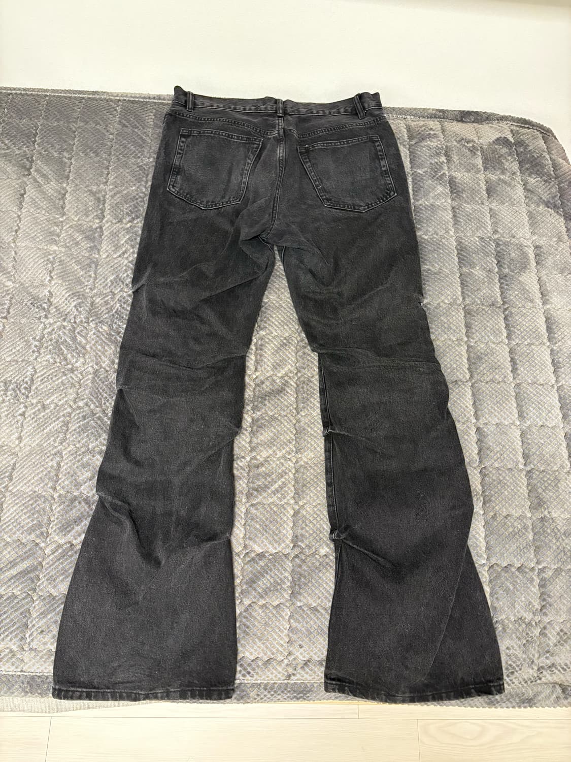 슬로우애시드 얼터네이트 턱 플레어 데님 팬츠 블랙 L사이즈 상품이미지2