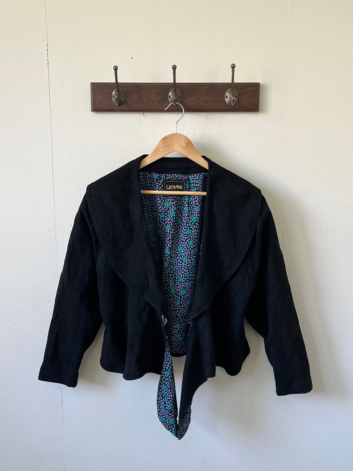 LADIVINA 블랙 스웨이드 자켓 상품이미지1