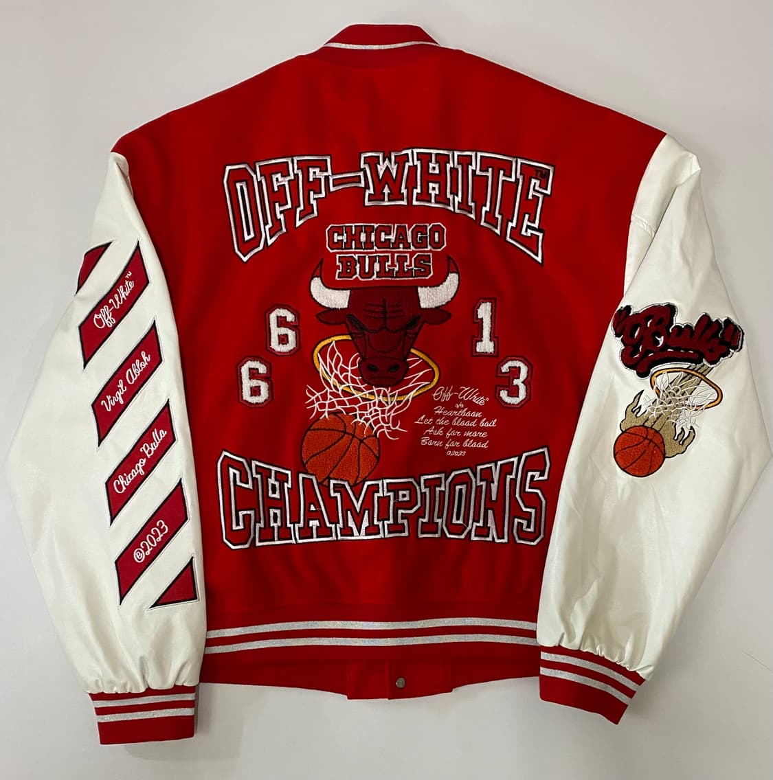 오프화이트 시카고 불스 바시티 자켓 상품이미지3