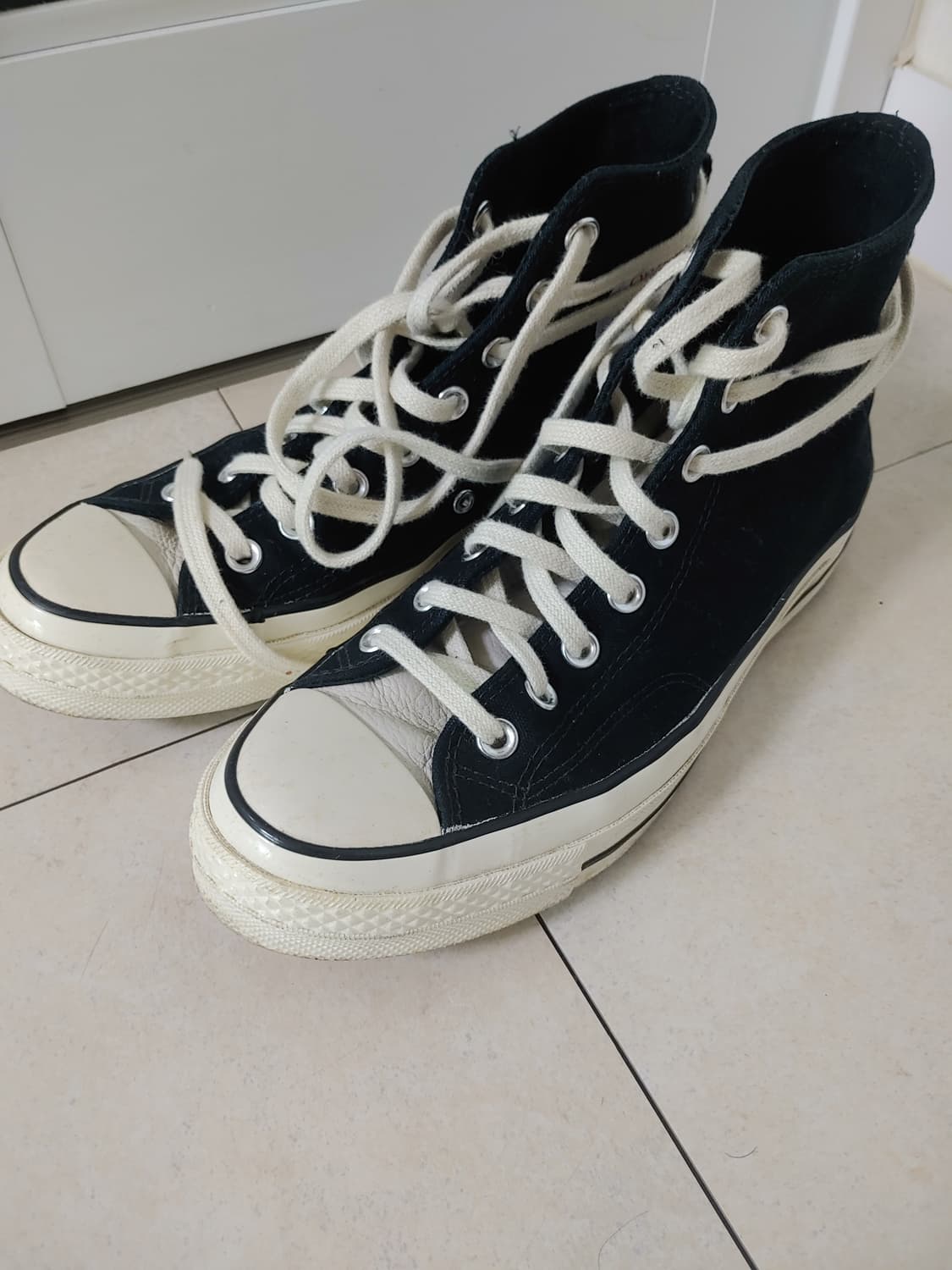 에센셜 x 컨버스 스니커즈 상품이미지1