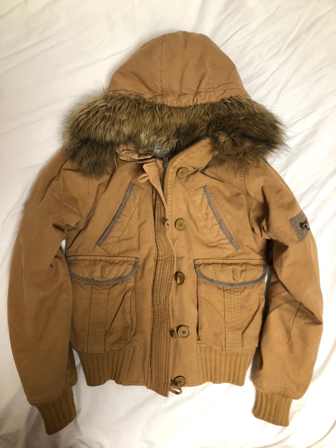 아베크롬비 y2k 울프죠 후드 점퍼 퍼 털 후드집업 패딩 xs 상품이미지1