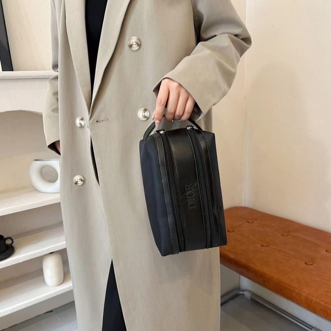 디올 투웨이 2단 큰 파우치 상품이미지2