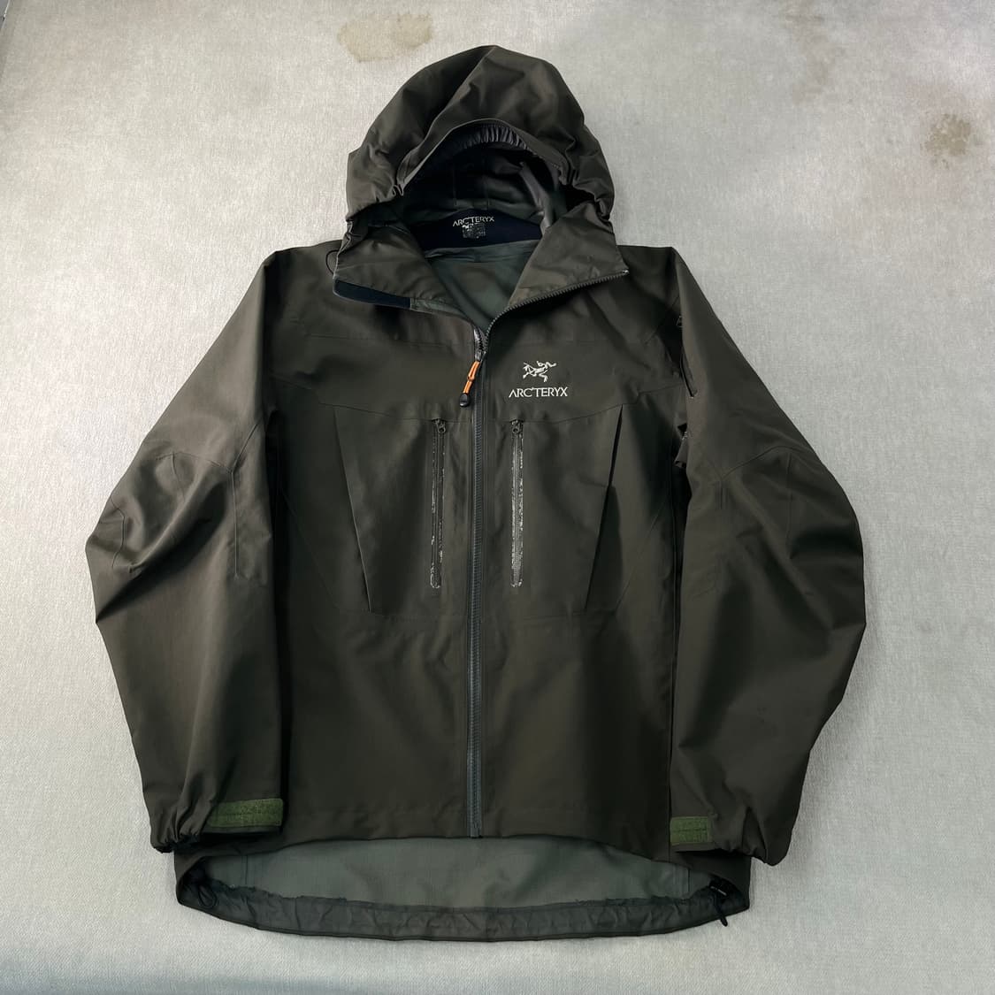 100 아크테릭스 구형 알파 SV 카키 바람막이 자켓 상품이미지1