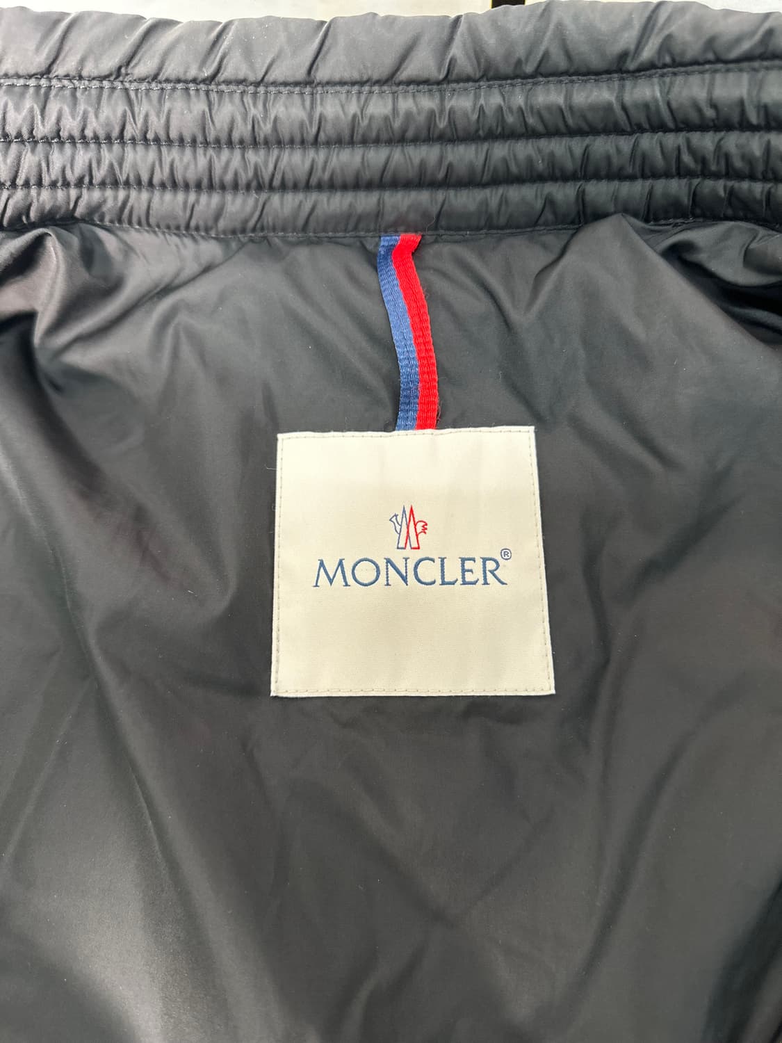 [정품]몽클레어 아미오 패딩자켓  상품이미지6