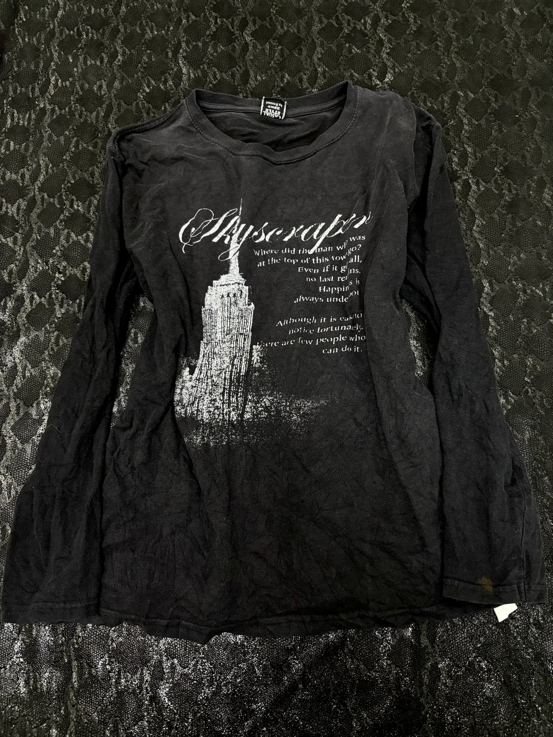 “Vintage” Y2K Print Black Sleeve 상품이미지1