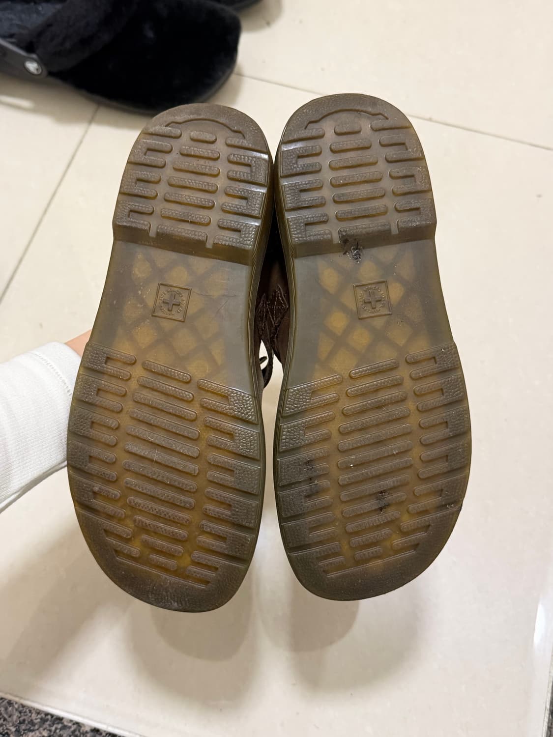 닥터마틴 패트리샤3 다크브라운 250 상품이미지5