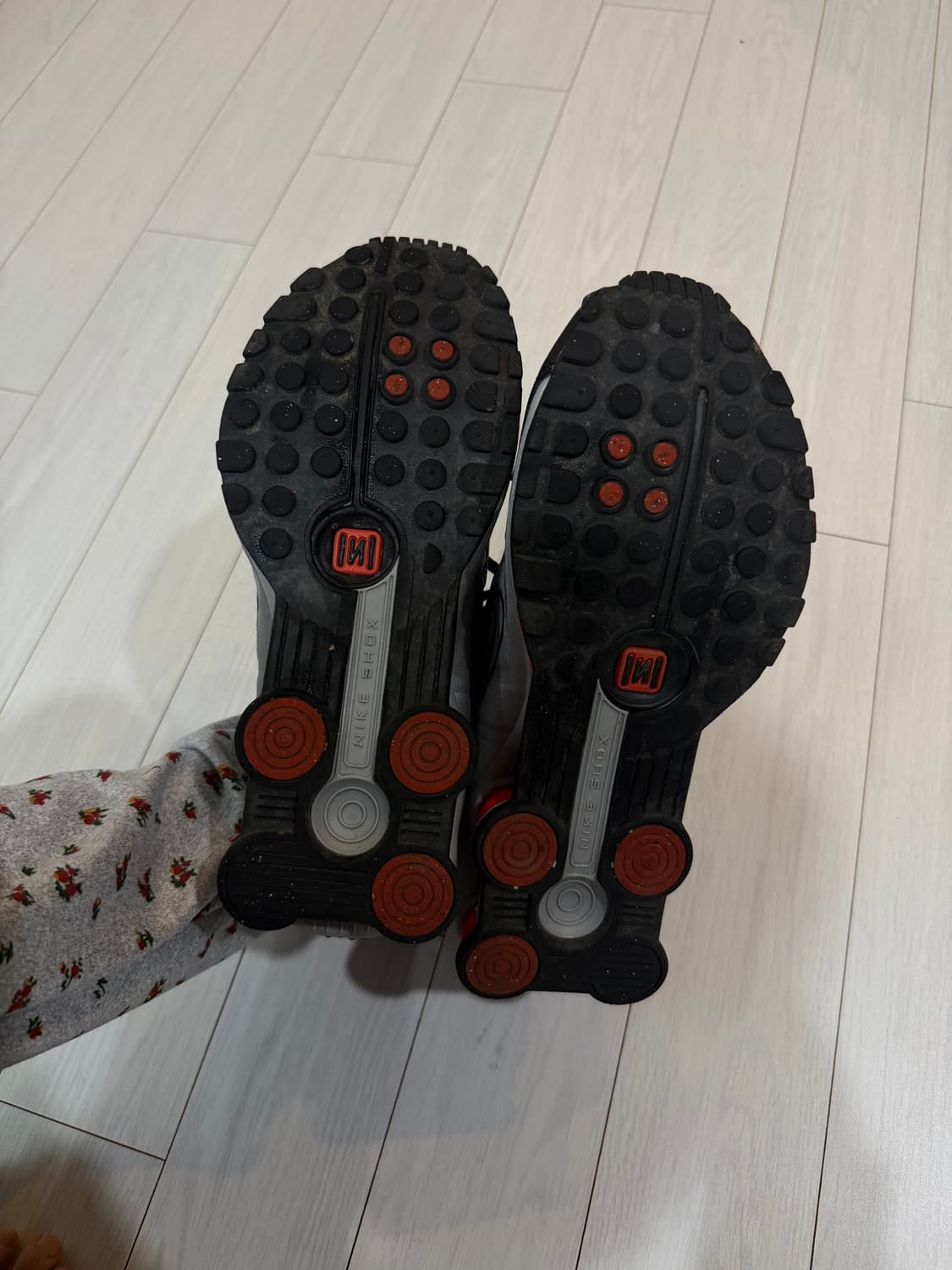 [나이키/240] 샥스 R4 메탈릭 실버:블랙:피칸테레드 상품이미지5