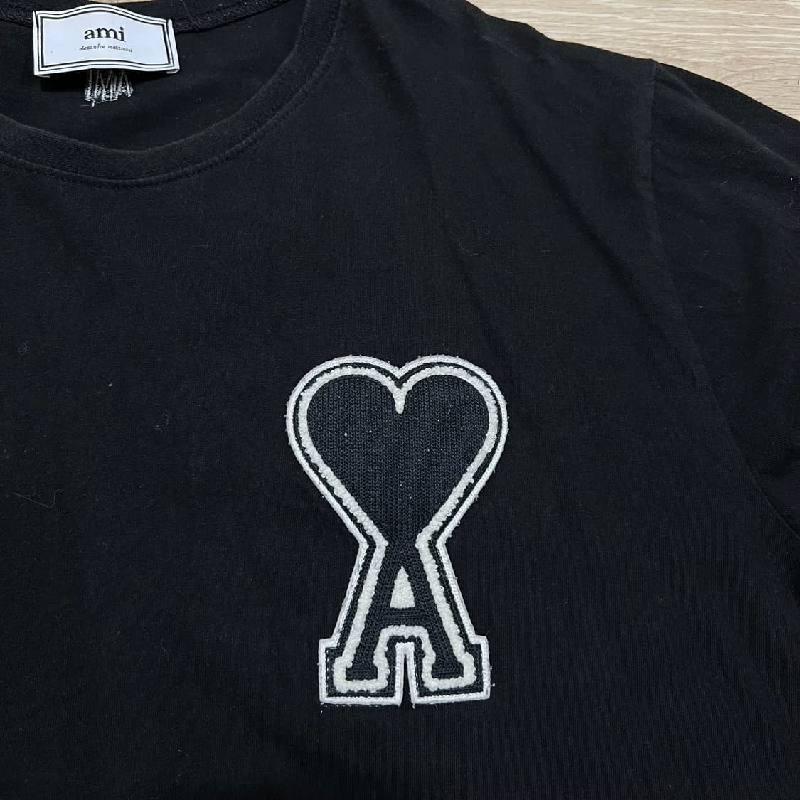 아미 블랙 하트 자수로고 반팔티 [블랙] L/100 상품이미지4
