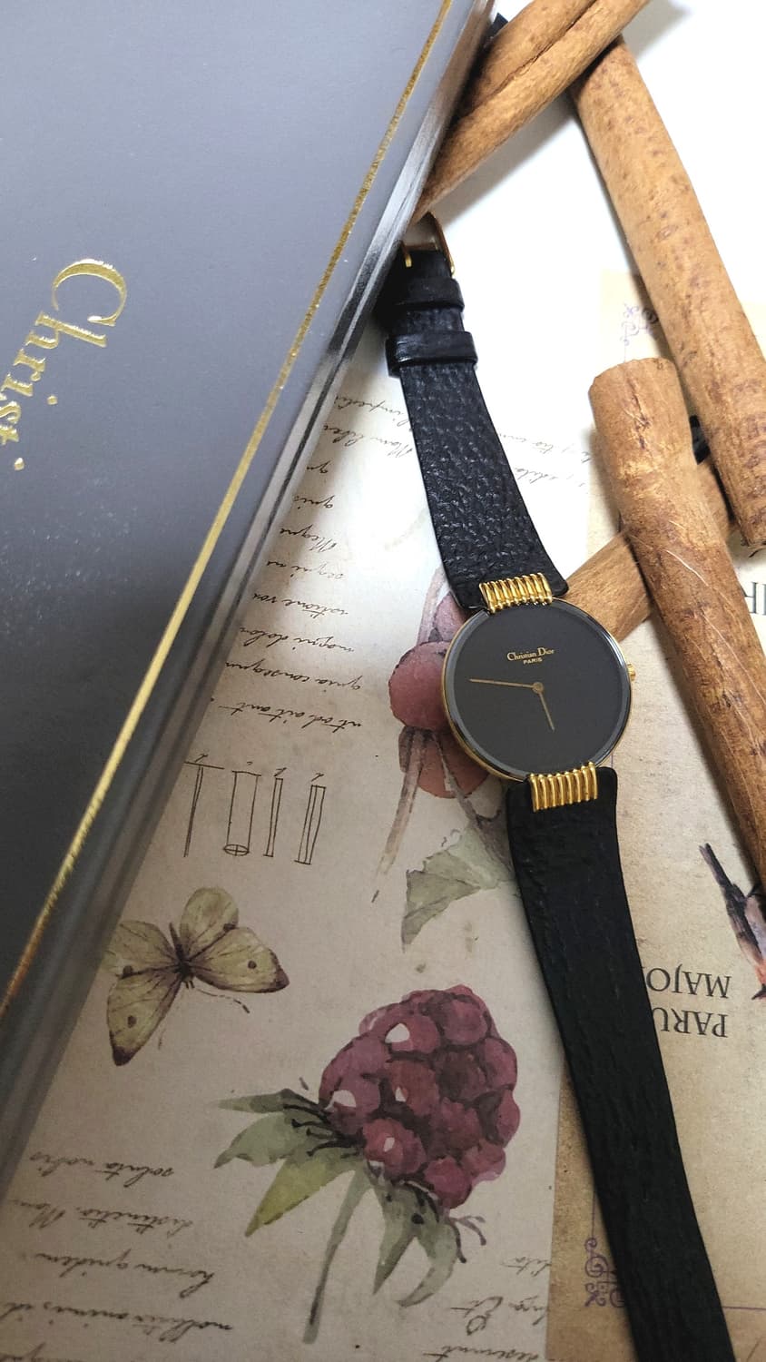 정품 크리스찬디올 블랙문 골드 쿼츠시계[정품 박스포함] 상품이미지2