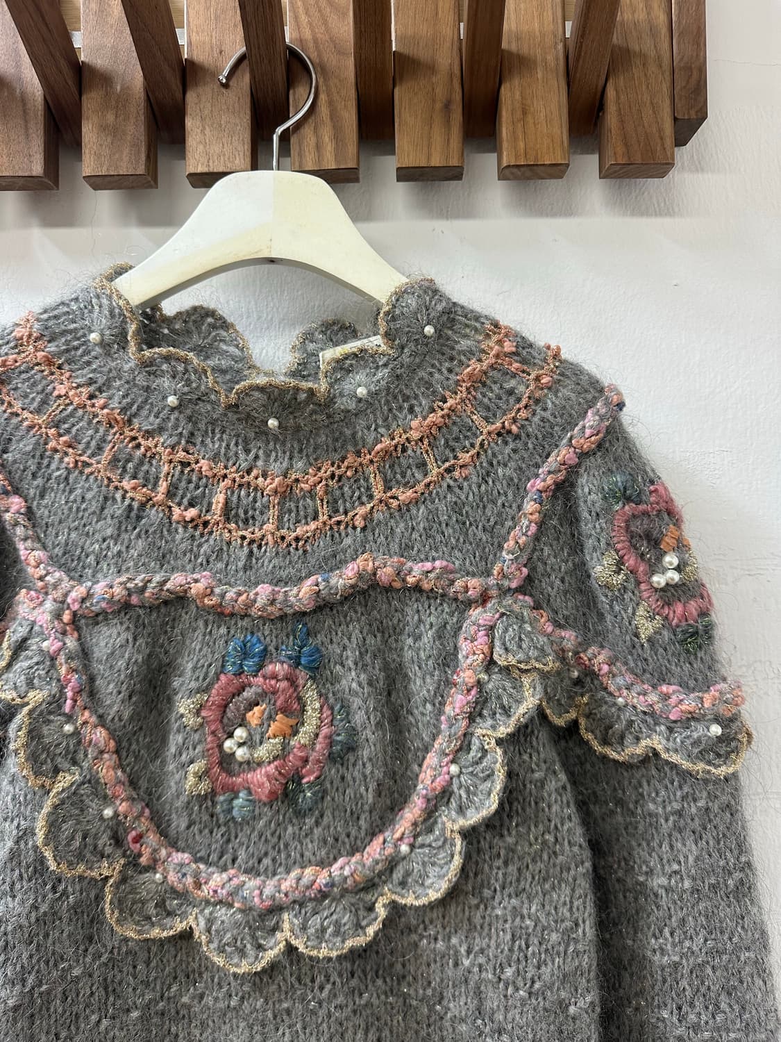 일본빈티지 플라워 자수 디테일 울 니트 풀오버  상품이미지2