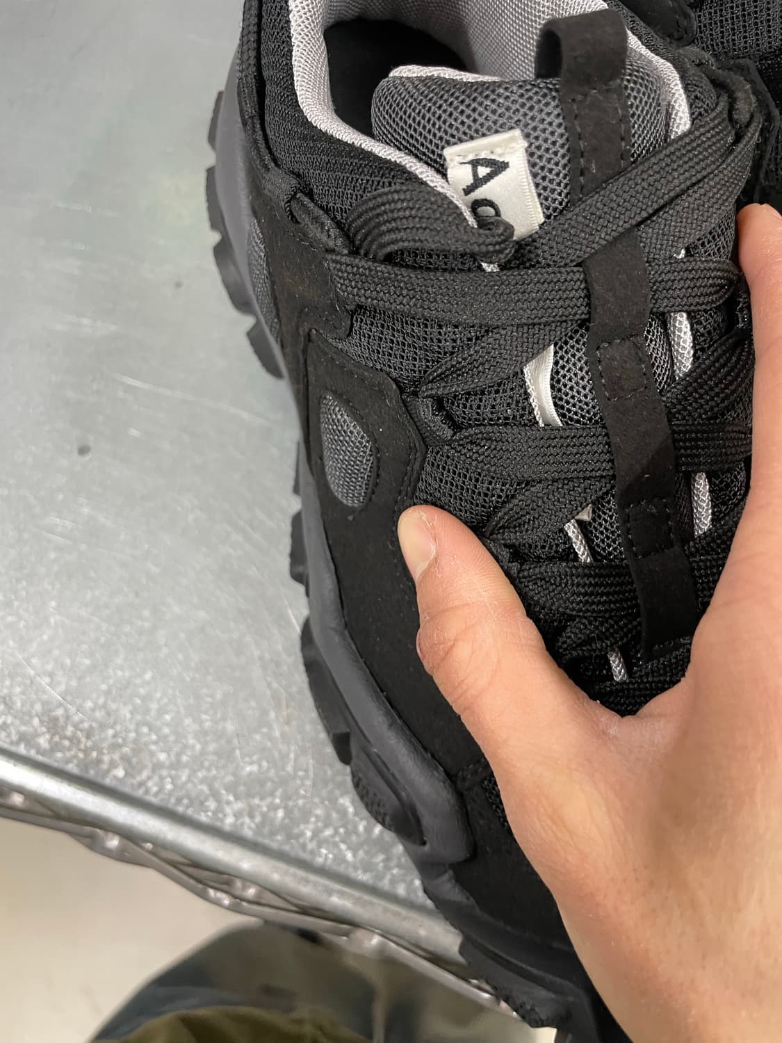 아크네 스튜디오 볼스터 스니커즈 블랙 40 상품이미지9