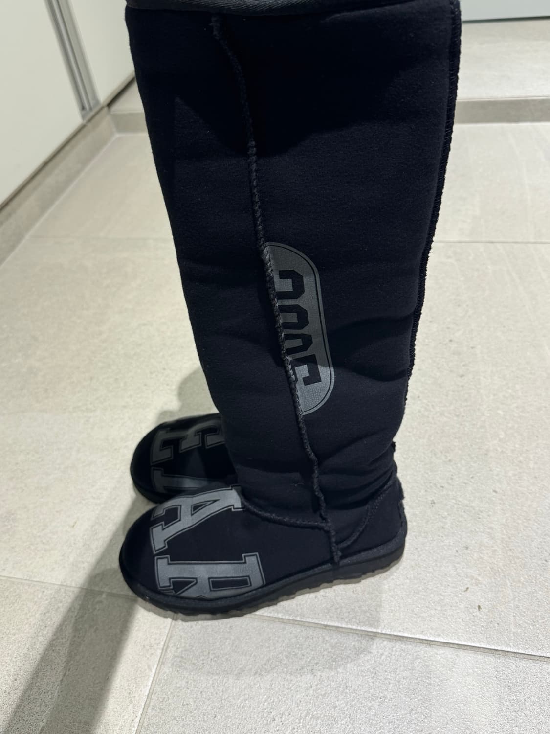 Ugg X Telfar fleece tall boot 상품이미지5