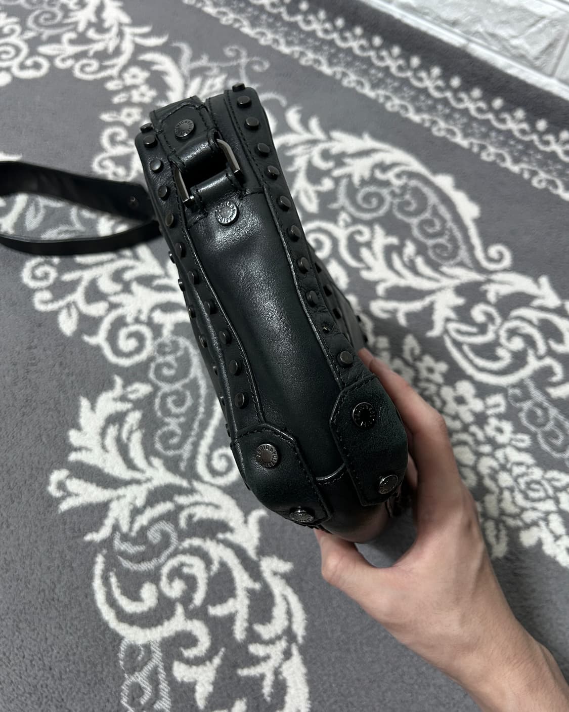 쟈딕앤볼테르 락 스터드 숄더백 상품이미지6