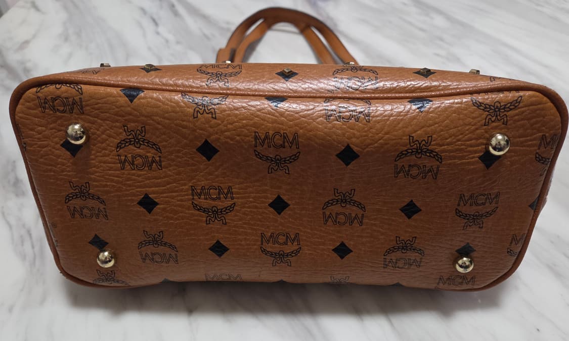 MCM 비세토스 스터드 쇼퍼백 상품이미지3