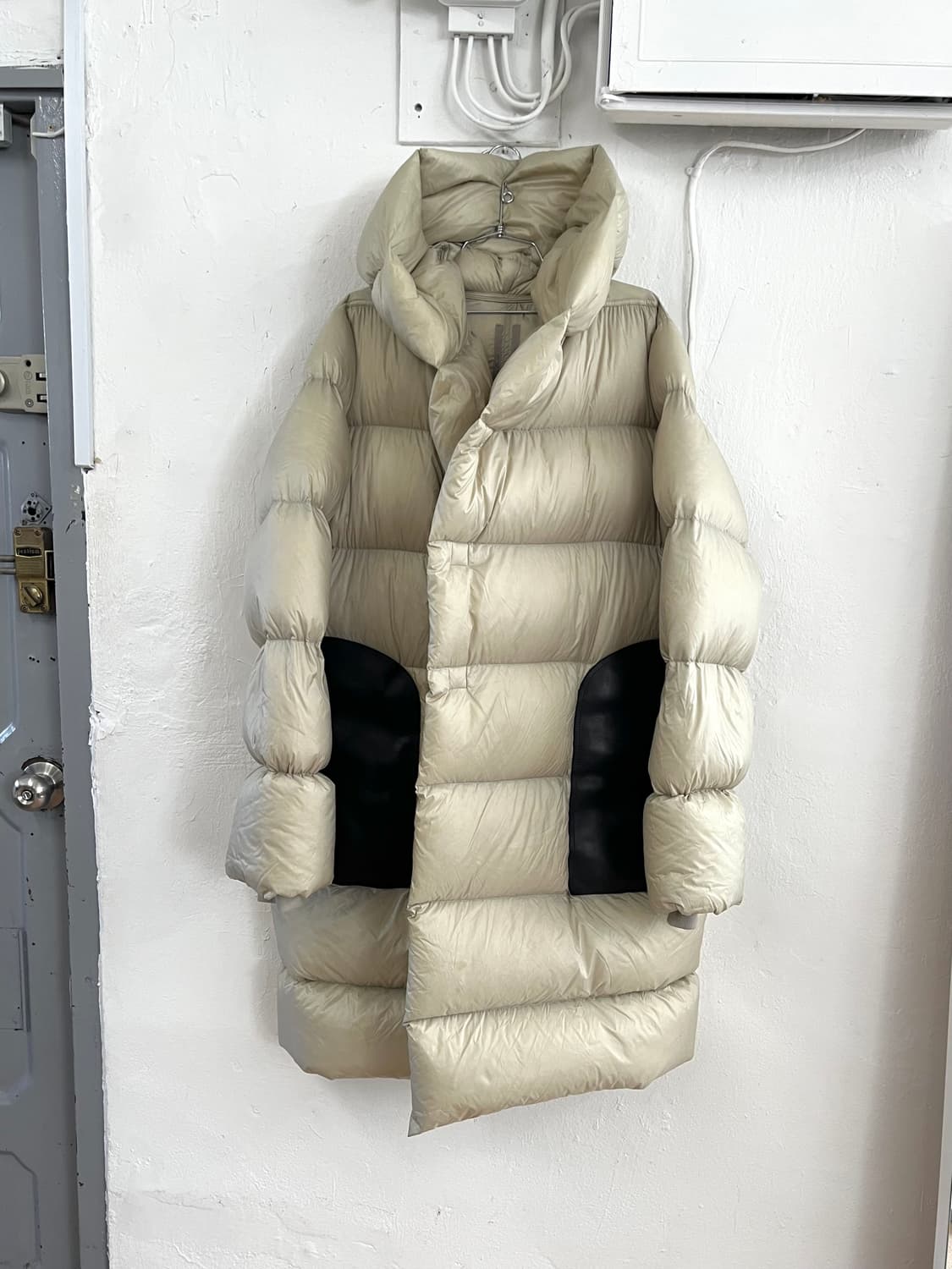 릭오웬스 2021FW 후드 레더포켓 롱패딩 상품이미지3