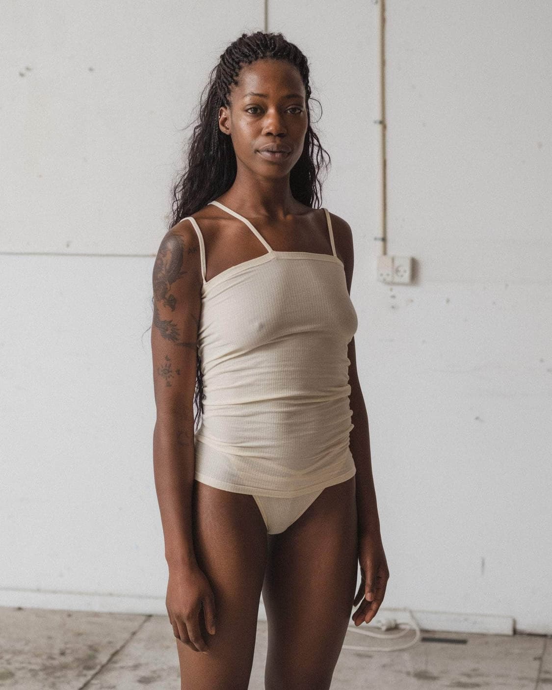 (XS,S,ML) 베이스레인지 26SS Nida 탱크탑/오프화이트 상품이미지1