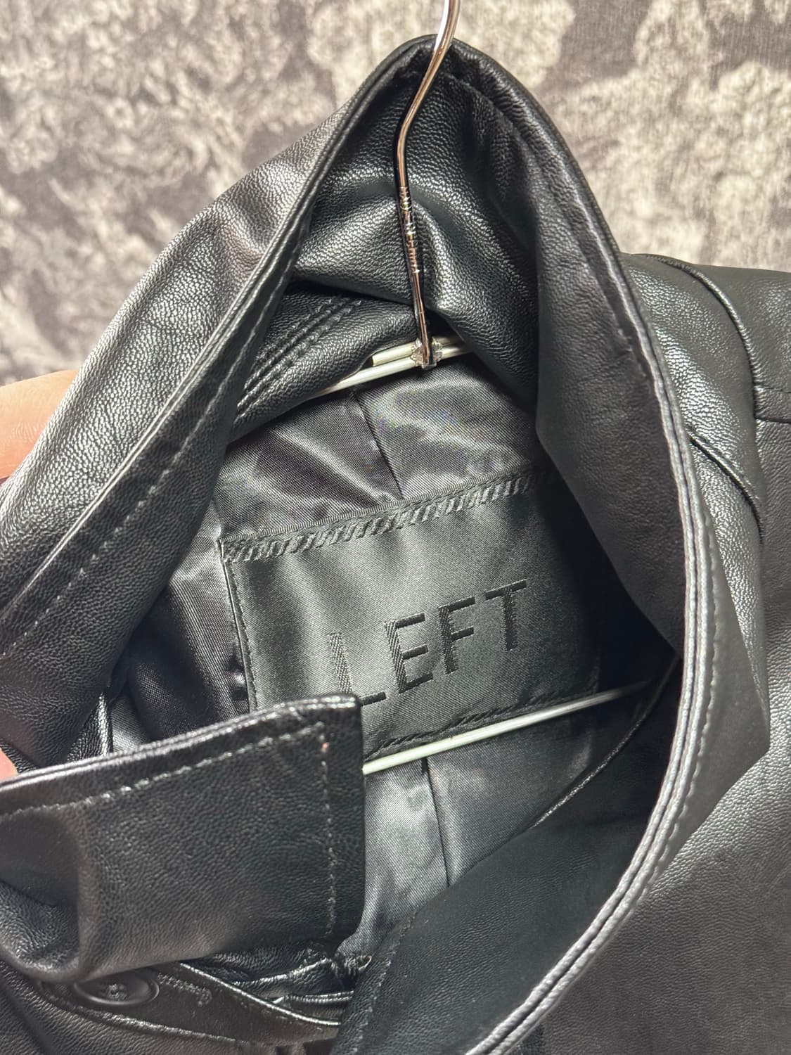 left 레프트 하이넥 투포켓 에코레더 자켓 상품이미지4